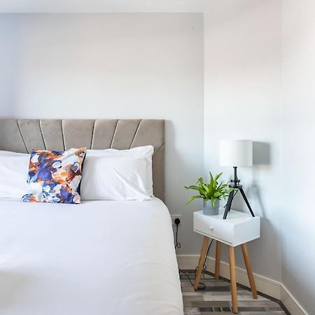 5* Ultra Luxury, Great Views, Underground Parking Apartment Belfast Bagian luar foto