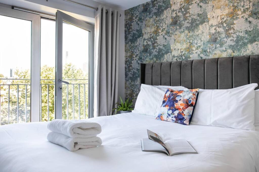 5* Ultra Luxury, Great Views, Underground Parking Apartment Belfast Bagian luar foto