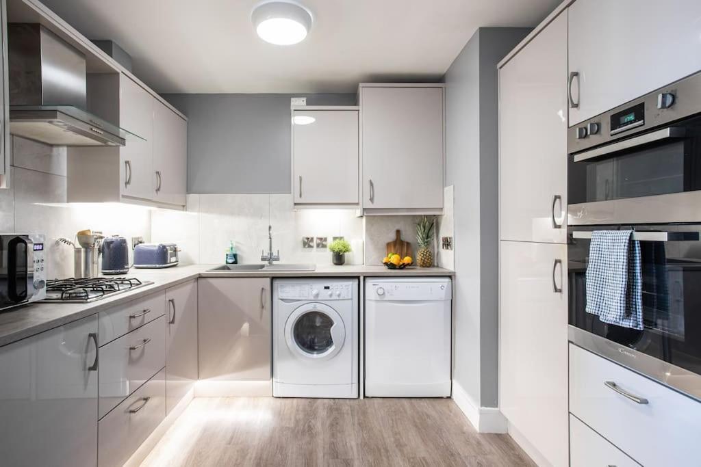 5* Ultra Luxury, Great Views, Underground Parking Apartment Belfast Bagian luar foto