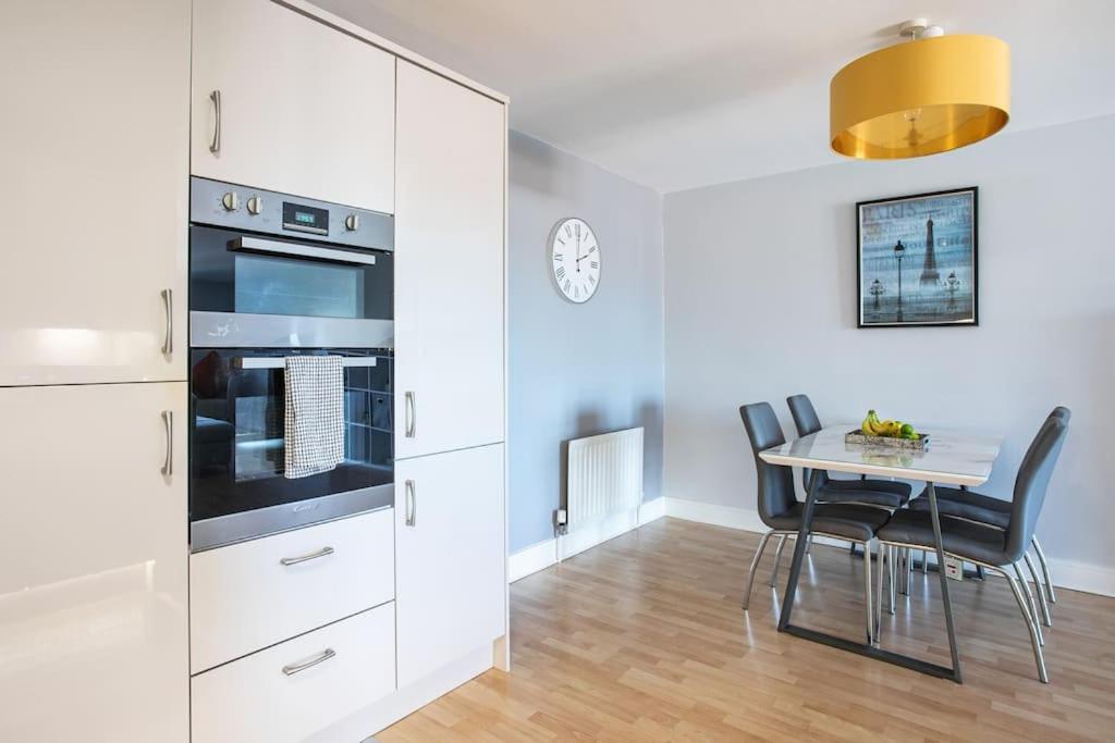 5* Ultra Luxury, Great Views, Underground Parking Apartment Belfast Bagian luar foto