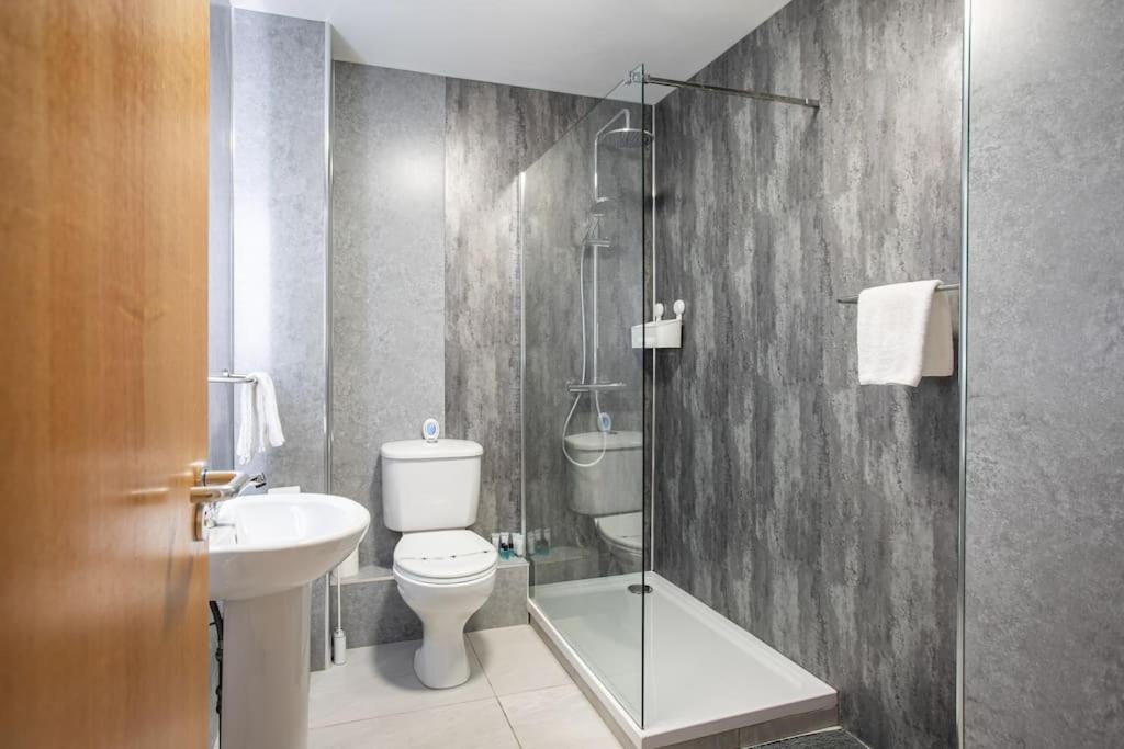 5* Ultra Luxury, Great Views, Underground Parking Apartment Belfast Bagian luar foto