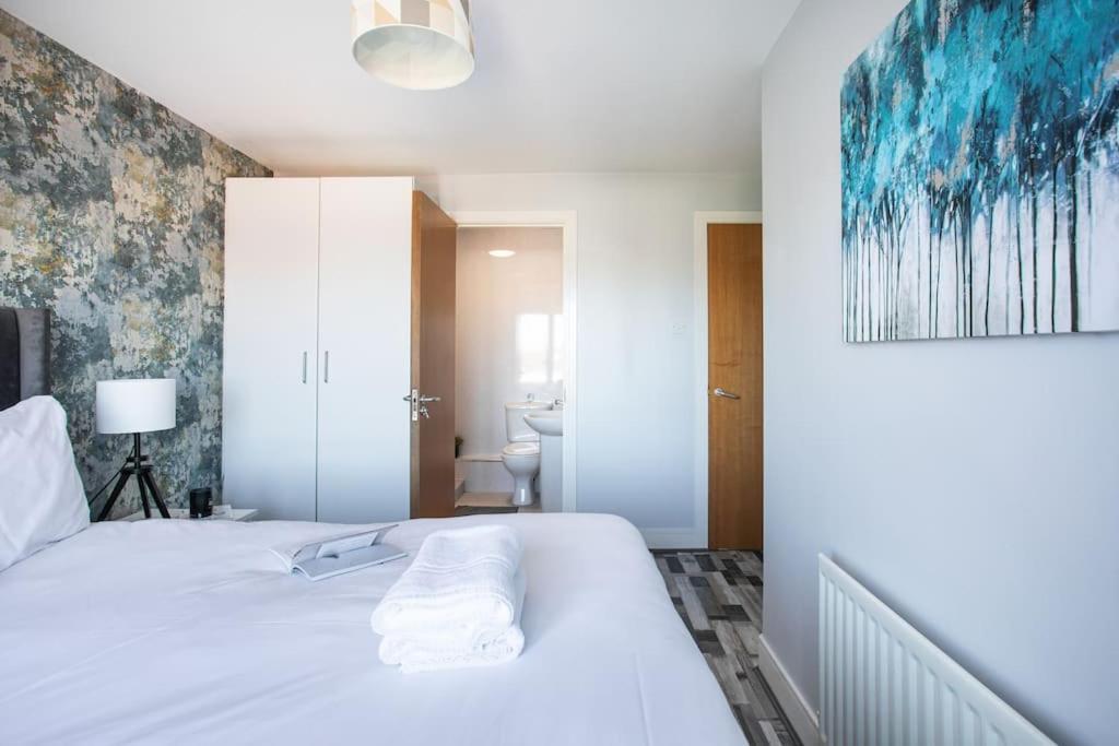 5* Ultra Luxury, Great Views, Underground Parking Apartment Belfast Bagian luar foto