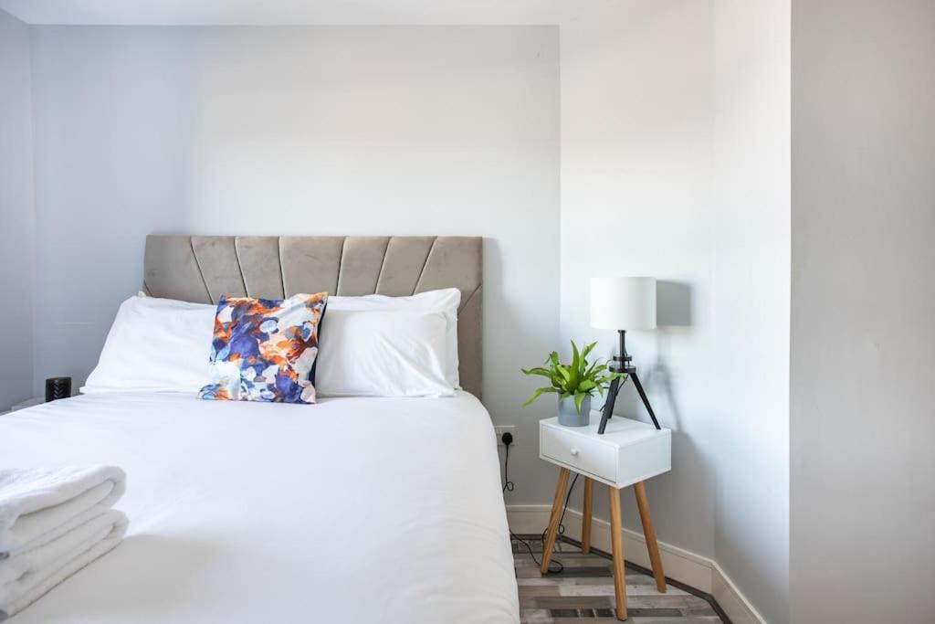 5* Ultra Luxury, Great Views, Underground Parking Apartment Belfast Bagian luar foto